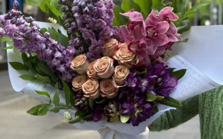 Celebrate New Beginnings: Graduation Flowers Delivered Across Melbourne CBD