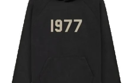 Stussy Clothing: The Iconic Streetwear Brand Redefining Casual Fashion