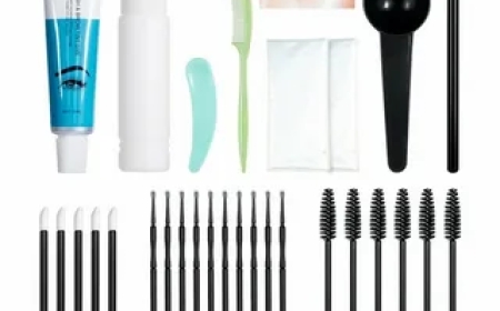 Effortlessly Darken Lashes at Home Using Easy Eyelash Tint Kits
