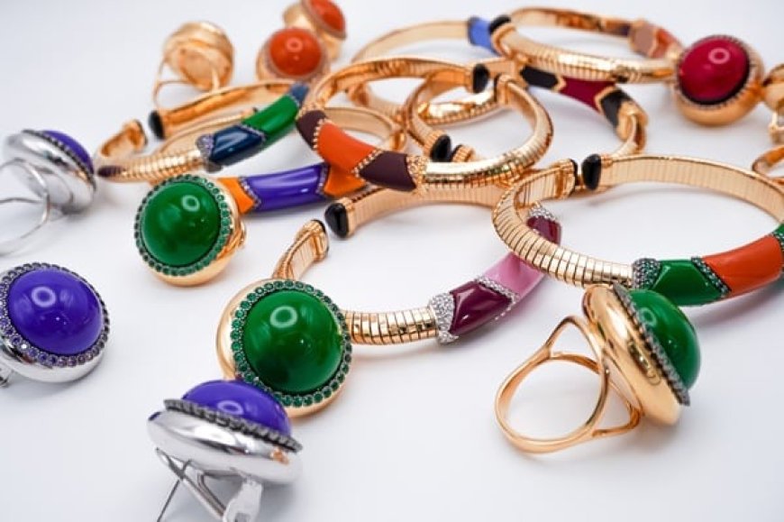 The Connection Between Jewelry Designs and Dubai Gold Wholesale Price